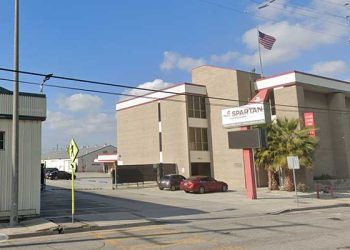 잉글우드 스파르탄 칼리지서 괴한 총격 … 여직원 2명 중상