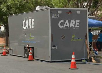 “생존의 샤워, 사라질 위기 … LA ‘더샤워 오브 호프’ 존폐 갈림길”