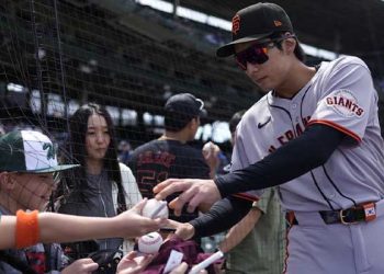 ‘첫 4번 선발’ 이정후, ‘KBO 출신’ 켈리 상대로 안타…4타수 1안타