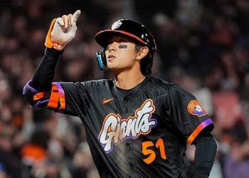 잠잠하던 이정후, 일주일만 ‘5호포’ 폭발…팀 10-6 승리