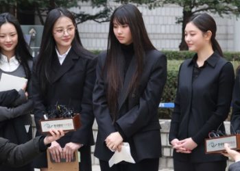 법원, “뉴진스, 독자 활동 1건당 50억원 어도어에 배상해야”