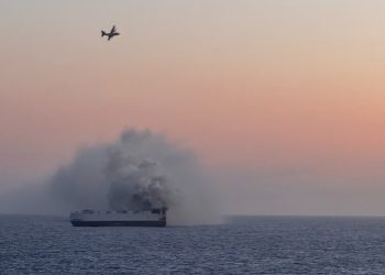 중국산 자동차 3048대 알래스카 바다 속으로