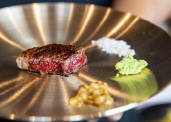 ABSteak, 코리안 스테이크하우스의 정점 … 한식과 고급 스테이크의 결합