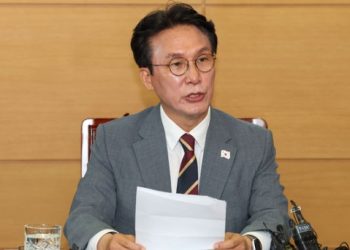 ‘룸살롱’ 김민석, 불법 정치자금 의혹까지 … 국무총리 될 수 있나