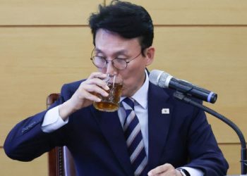 ‘불법 정치자금 전과자’ 김민석, 또 검찰 탓 … 판결문 보니