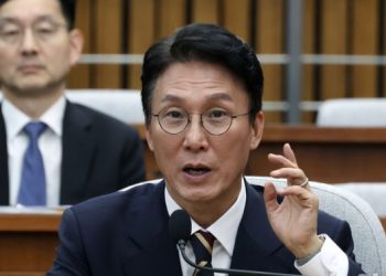 “김민석, 중국항공편 기록-칭화대 성적표 왜 제출 못하나”