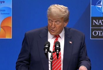 트럼프, “이란 폭격 대성공” 막무가내 고집하는 이유