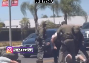 도심 한복판서 복면요원들 곤봉으로 폭력적 체포 … 시민들 충격