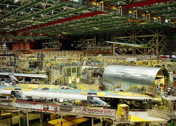 에어 인디아 여객기 참사 후 보잉 주가 9% 폭락