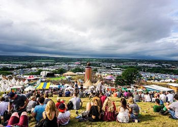 생중계 공연서 ‘이스라엘군에 죽음을’ 외쳐…20분 넘게 방송돼