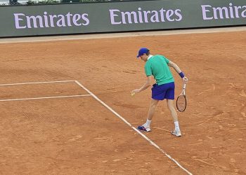 세계 1위 신네르, 조코비치에 3-0 완승 ‘프랑스오픈 결승행’