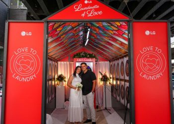 세탁건조기로 결혼서약…LG전자, 뉴욕 ‘러브 투 런더리’