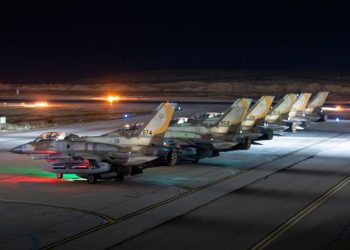 이스라엘, 100곳의 목표물에 330발 이상의 폭탄 투하