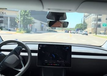 “출발부터 삐걱”…테슬라 로보택시 사실은 역주행, 당국 조사착수