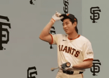 이정후, 9회 끝내기 기회서 통한의 주루사