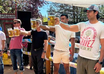 [화제] 빅베어서 ‘맥주잔 오래 들고 있기’ 이색 대회