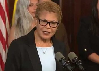 “밴스가 LA-캘리포니아 모욕” … 배스·뉴섬, JD 밴스 망언에 분노 폭발