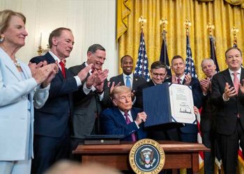 트럼프, ‘캘리포니아 2035년 개솔린 차량 판매금지법’ 무효화 서명