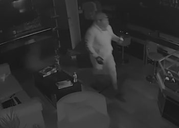 지붕 뚫고 침입, 40만 달러 상당 보석 싹쓸이  … 업주, “모든 것 잃어”