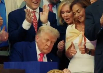 트럼프, 감세법안 서명 … 1천만명 보험혜택 상실 현실화(영상)