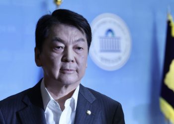 안철수 격분, 혁신위원장 돌연 사퇴 … 당대표 출마선언