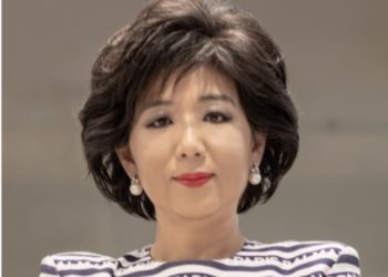 [화제]축구계 큰손 한인 미셸 강, 프랑스 올랭피크 리옹 구단주됐다