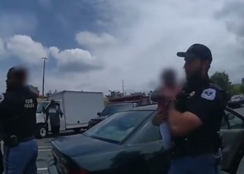 117도 폭염 …차량 속 갇힌 남매 극적 구조