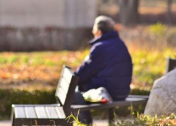 외로운 노인, 혈당조절 실패율도 75% 더 높아…USC 의대