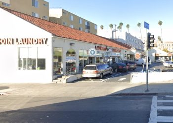 한인타운 3가 코인 론드리 매장서 총기 든 남성, 경찰과 대치