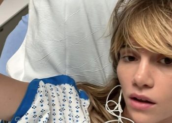 꽉끼는 스키니진때문 탈장수술 … 로버트 패틴슨 연인 수키 워터하우스 고백