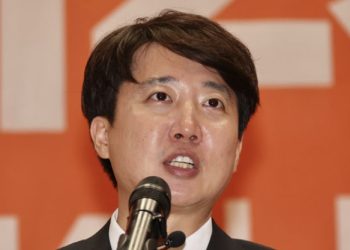 명태균 연루 ‘이준석 여론조사비 대납 의혹’ 수사 착수