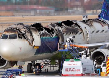 승객 176명 비상탈출한 에어부산 화재기