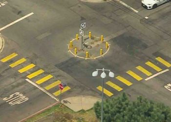 [화제] LA 소텔 주민들 ‘횡단보도’ 직접 그렸다 … ” 시정부 ‘늑장’, 더 이상 못기다려”