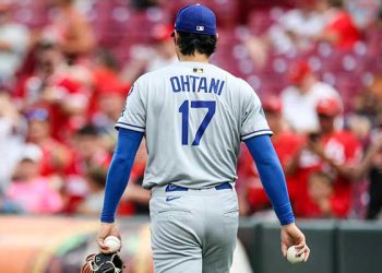 오타니, 엉덩이 경련 증세로 강판