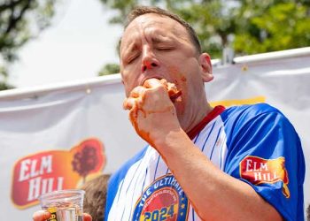 ’10분간 핫도그 70개’ 올해의 핫도그 챔피언은?