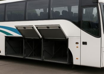 폭염 속에 2살 아기 옷가방에 넣어 버스짐칸에 실은 여성 체포