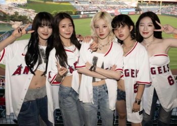 LA 팬심 잡은 K팝그룹 ‘아이들’, 앤절스 구장 깜짝 등장
