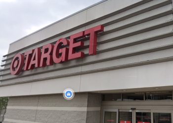 타겟 매장서 총기난사, 3명 사망 … 고객들 공포 속 비명 대피