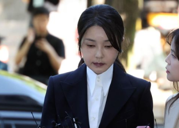 김건희 구속 …사상 첫 前대통령 부부 동시구속