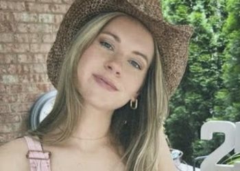 여배우의 충격 고백 … “내 설사 치우느라 항공편 취소돼”