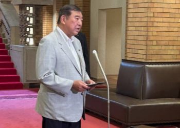 日총리, 13년 만에 추도사서 ‘반성’ 언급…일왕 “깊은 반성”