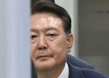 “윤석열, 실명 위기” … 윤측, 실명 위기 진단서 제출