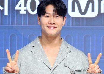 가수 김종국 결혼 발표 “늦었지만 가게 돼 다행…잘 살겠다”