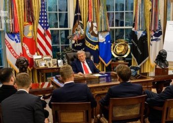 “학생 꾸짖는 교사 같아”…백악관이 공개한 사진 논란