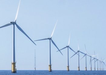 트럼프, 동부 해상 풍력발전단지 완공직전 중단명령