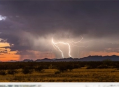 “마른하늘에 날벼락” 남가주 곳곳 번개 직격 … LAX 항공편 차질