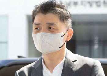 카카오 창업자 겸 총수 김범수에 15년형 구형