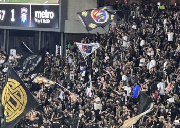손흥민, LAFC 홈 데뷔전…BMO 스타디움 가득 메운 한인 팬들 열광