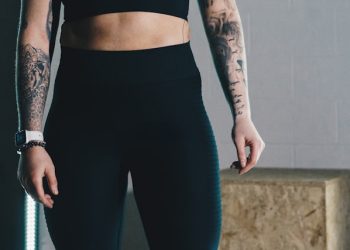 “레깅스 입으면 구세대 .. 헐렁한 패러슈트 바지 대세”