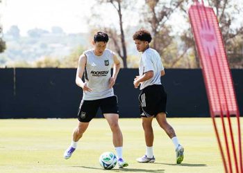 데뷔전 존재감 뽐낸 손흥민, 이번엔 선발·첫 골 정조준